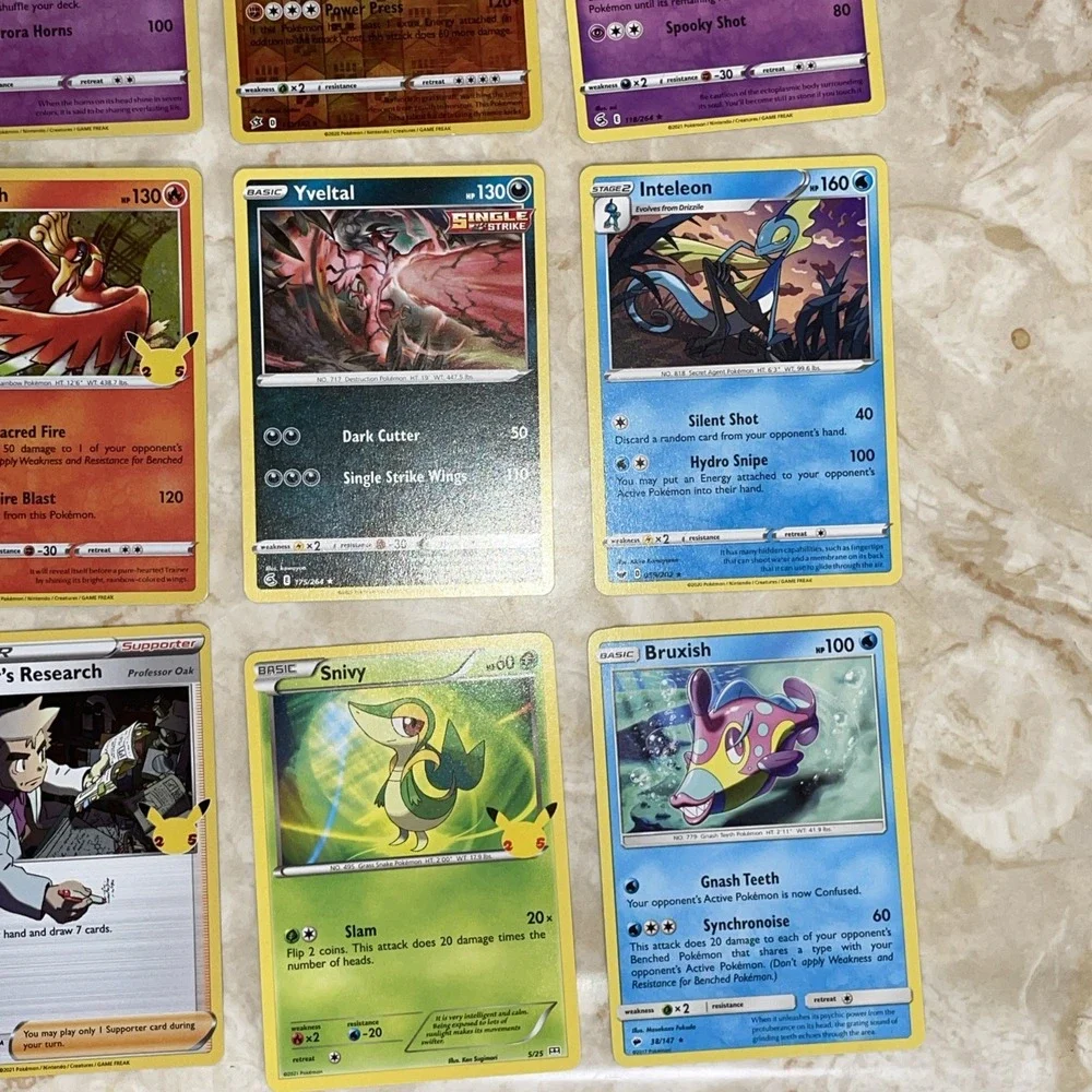Excellent Condition set of 2020/21 Pokemon cards (20‎ cards)